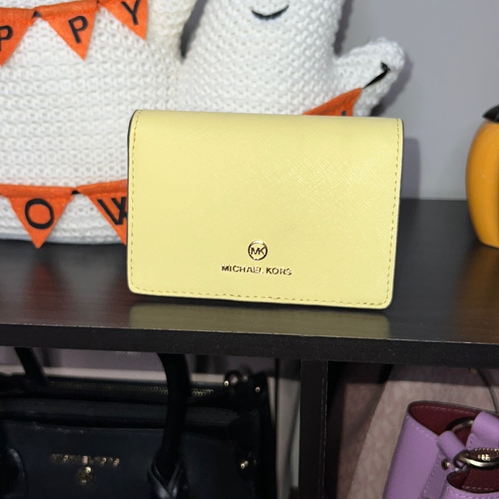 Jet Set MK wallet in Yellow